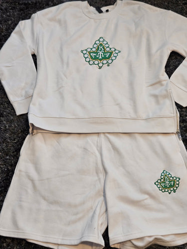AKA White Crewneck Short-Set(IVY design-Side zipper)
